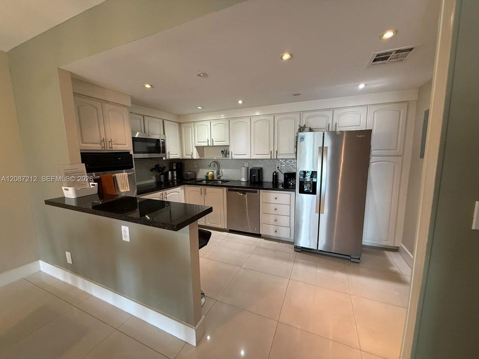 En Venta: $650,000 (2 camas, 2 baños, 1549 Pies cuadrados)