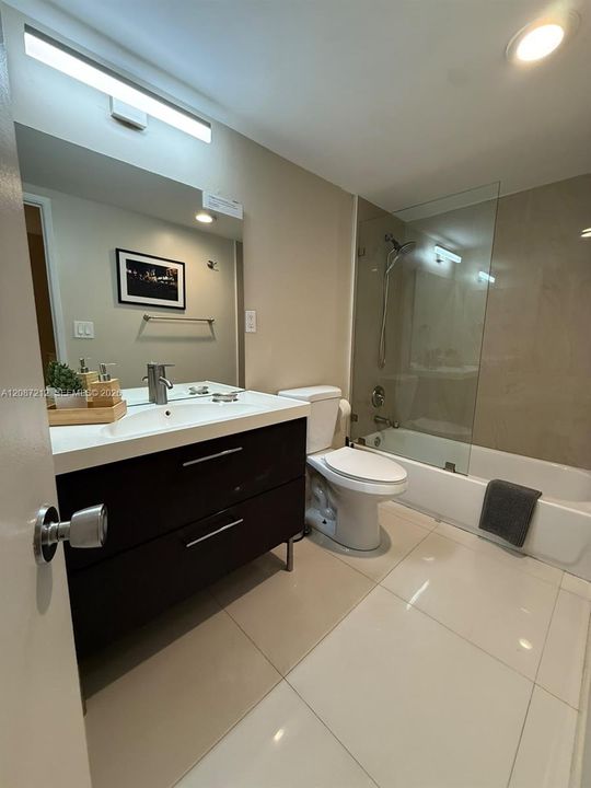 En Venta: $650,000 (2 camas, 2 baños, 1549 Pies cuadrados)