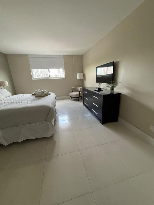 En Venta: $650,000 (2 camas, 2 baños, 1549 Pies cuadrados)