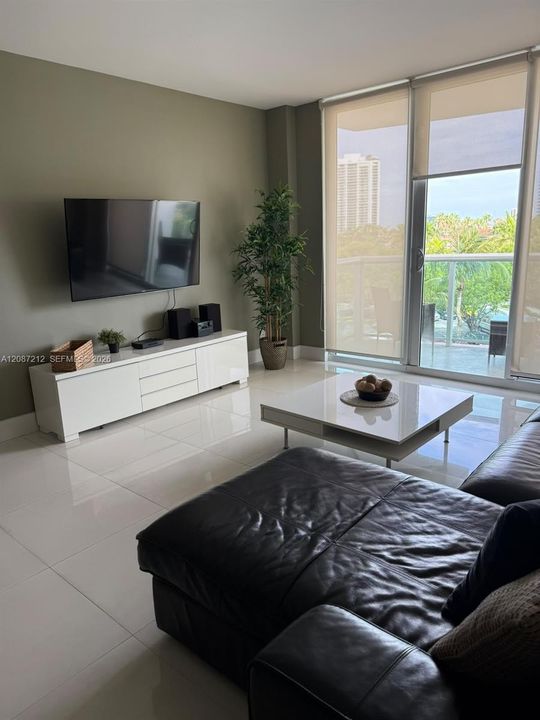 En Venta: $650,000 (2 camas, 2 baños, 1549 Pies cuadrados)