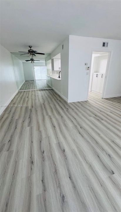 En Venta: $309,500 (2 camas, 2 baños, 1100 Pies cuadrados)