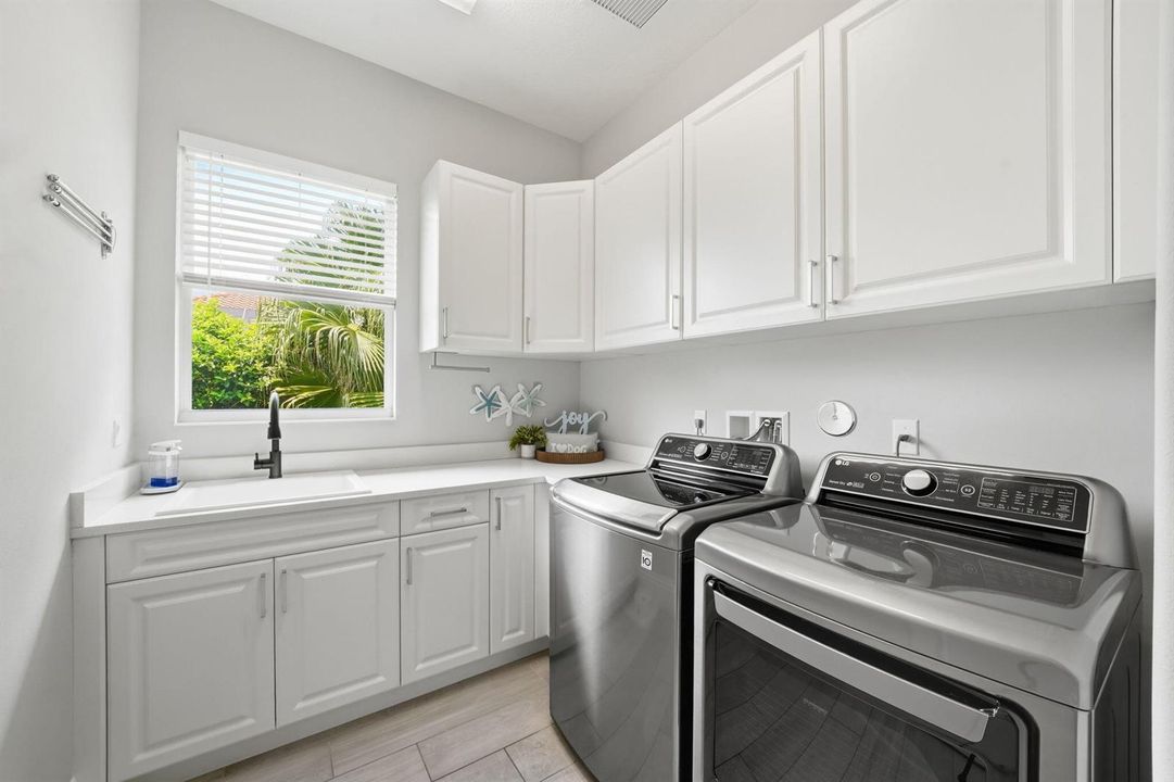 Landryroom-413-jacqueline-manor-sw