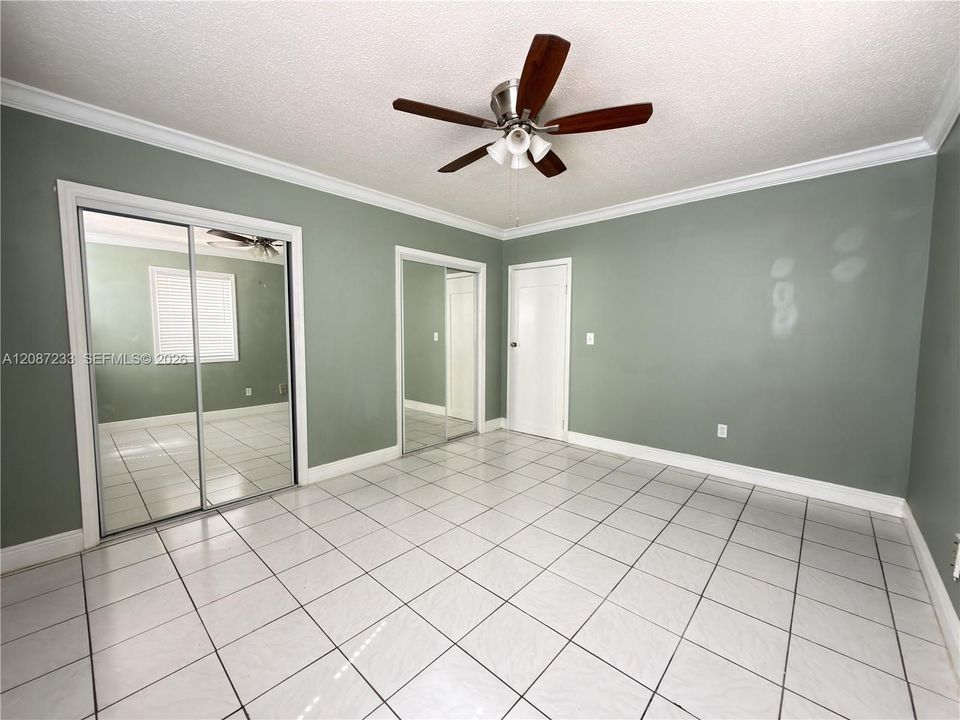 For Rent: $2,100 (1 beds, 1 baths, 800 Square Feet)
