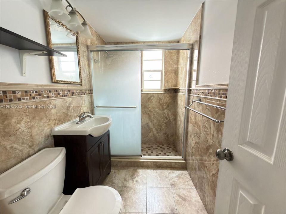 For Rent: $2,100 (1 beds, 1 baths, 800 Square Feet)