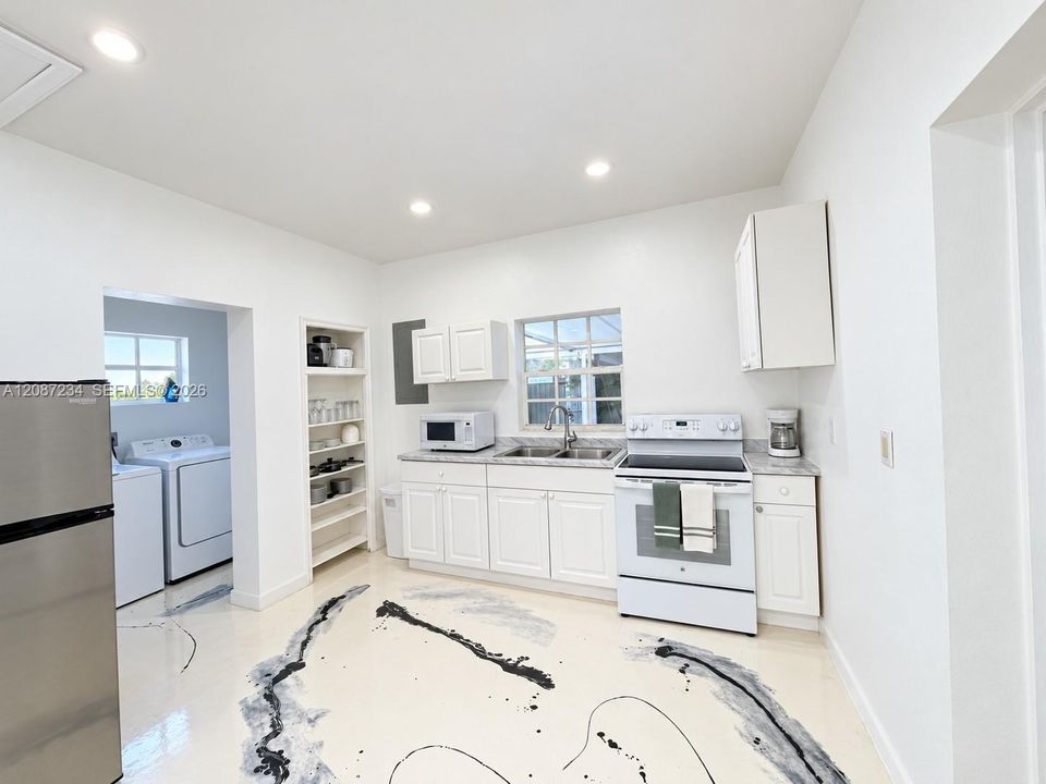 В аренду: $2,800 (2 спален, 1 ванн, 908 Квадратных фут)