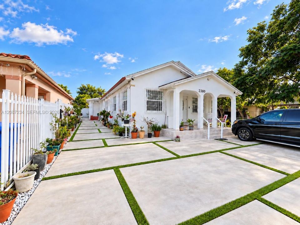 В аренду: $2,800 (2 спален, 1 ванн, 908 Квадратных фут)