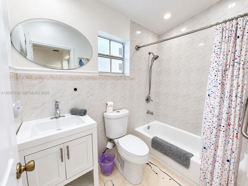В аренду: $2,800 (2 спален, 1 ванн, 908 Квадратных фут)