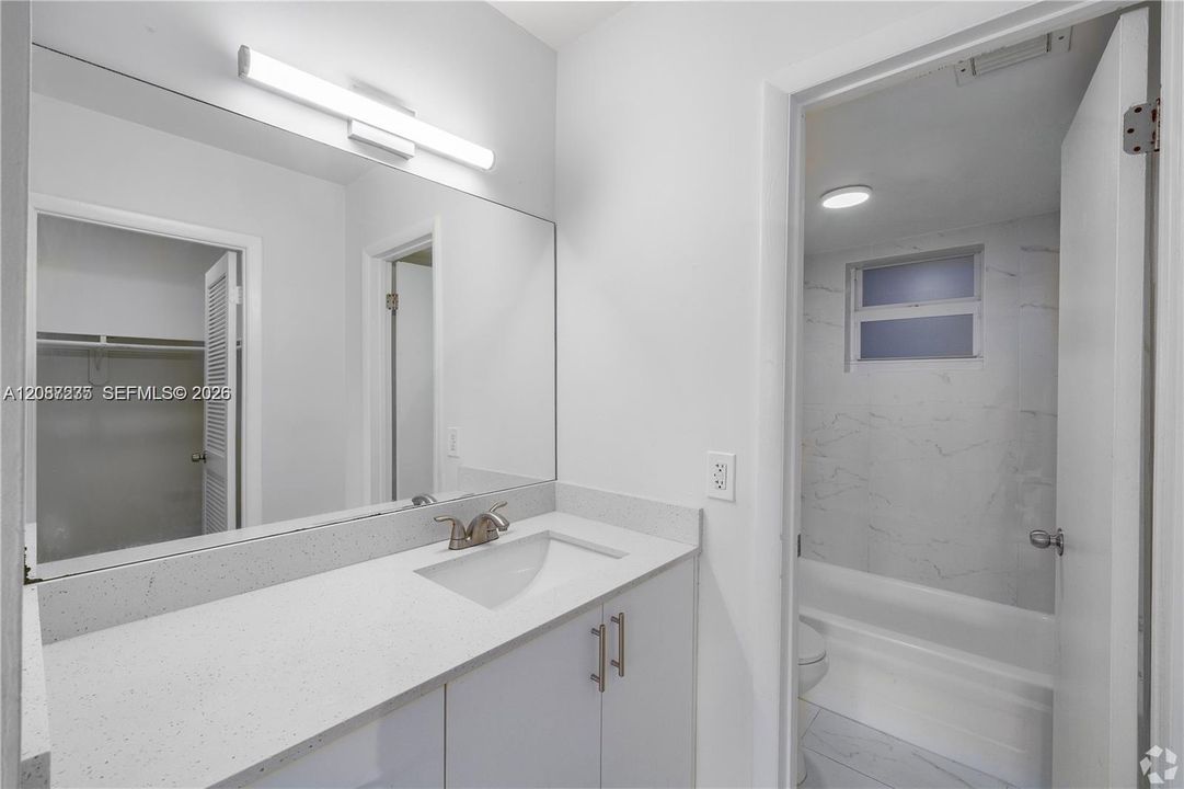 For Rent: $2,350 (1 beds, 1 baths, 950 Square Feet)