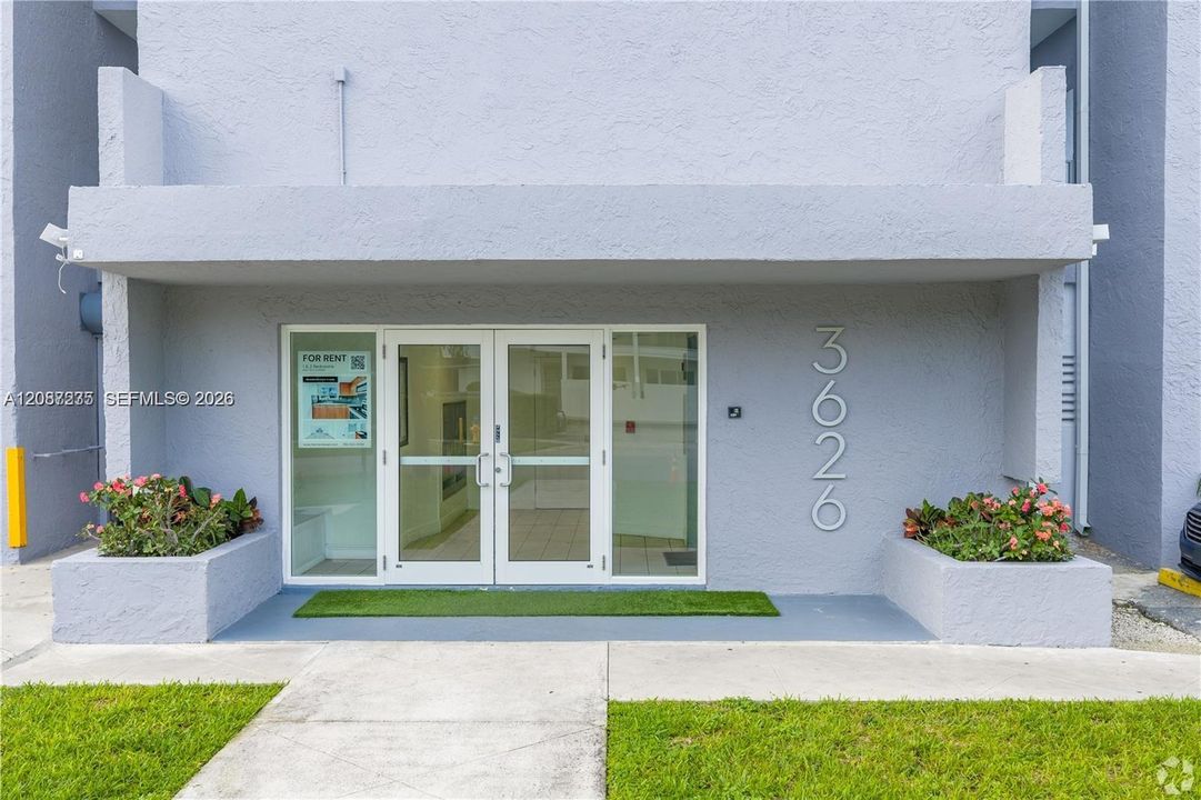 For Rent: $2,350 (1 beds, 1 baths, 950 Square Feet)