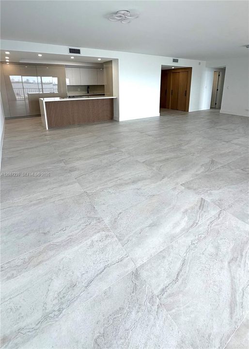For Rent: $4,500 (2 beds, 3 baths, 1950 Square Feet)