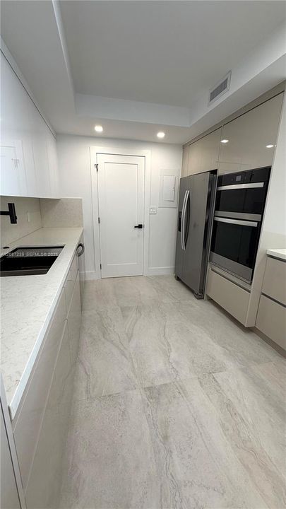 For Rent: $4,500 (2 beds, 3 baths, 1950 Square Feet)