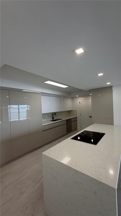 For Rent: $4,500 (2 beds, 3 baths, 1950 Square Feet)