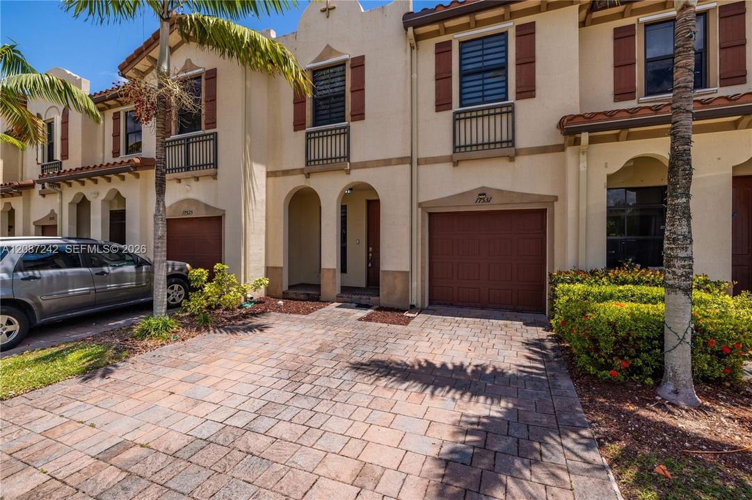 For Sale: $490,000 (3 beds, 2 baths, 1549 Square Feet)