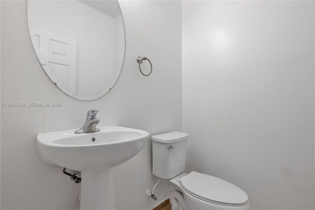 For Sale: $490,000 (3 beds, 2 baths, 1549 Square Feet)