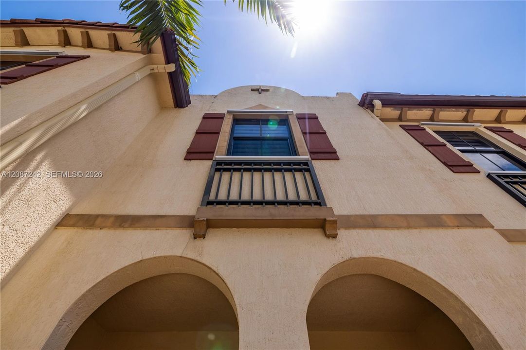 For Sale: $490,000 (3 beds, 2 baths, 1549 Square Feet)