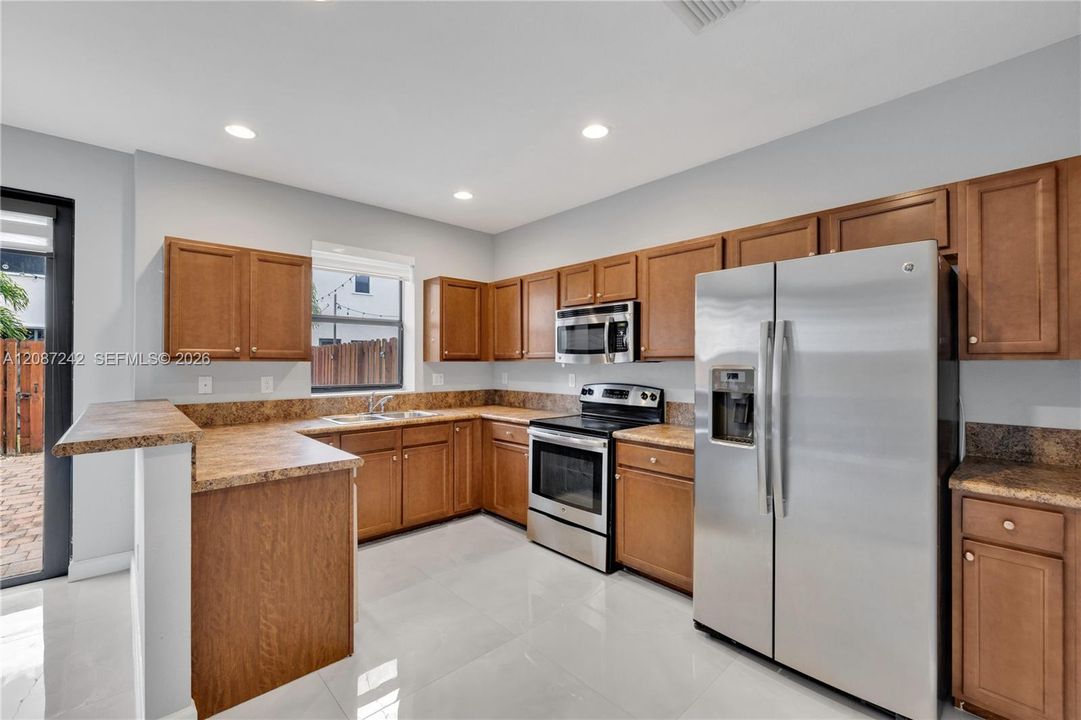 For Sale: $490,000 (3 beds, 2 baths, 1549 Square Feet)