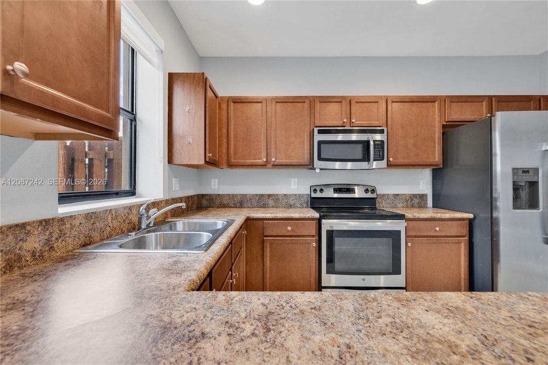 For Sale: $490,000 (3 beds, 2 baths, 1549 Square Feet)