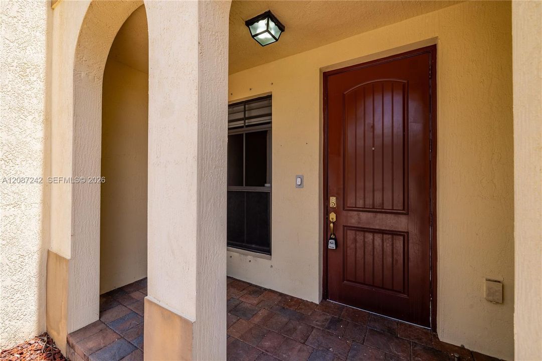 For Sale: $490,000 (3 beds, 2 baths, 1549 Square Feet)