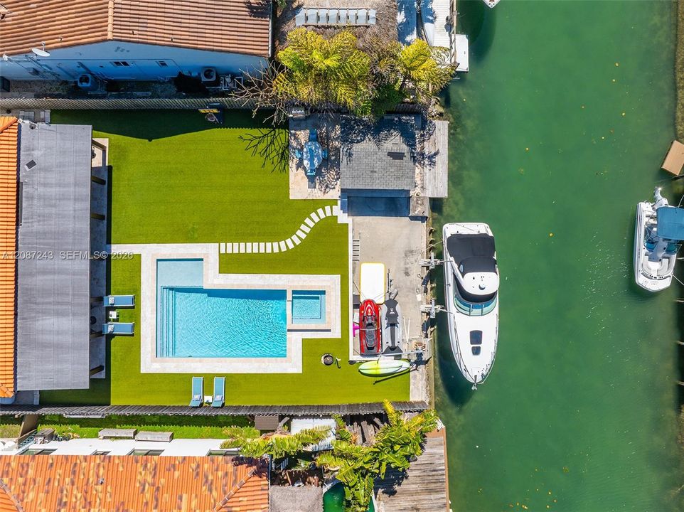 En Venta: $2,799,000 (4 camas, 2 baños, 2127 Pies cuadrados)