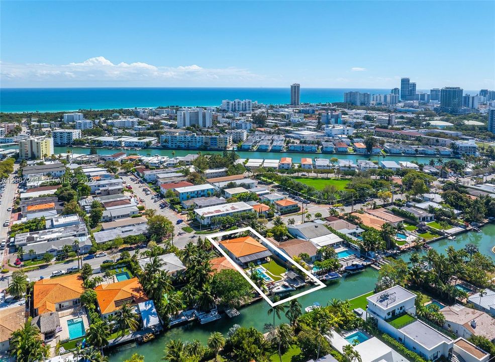 En Venta: $2,799,000 (4 camas, 2 baños, 2127 Pies cuadrados)