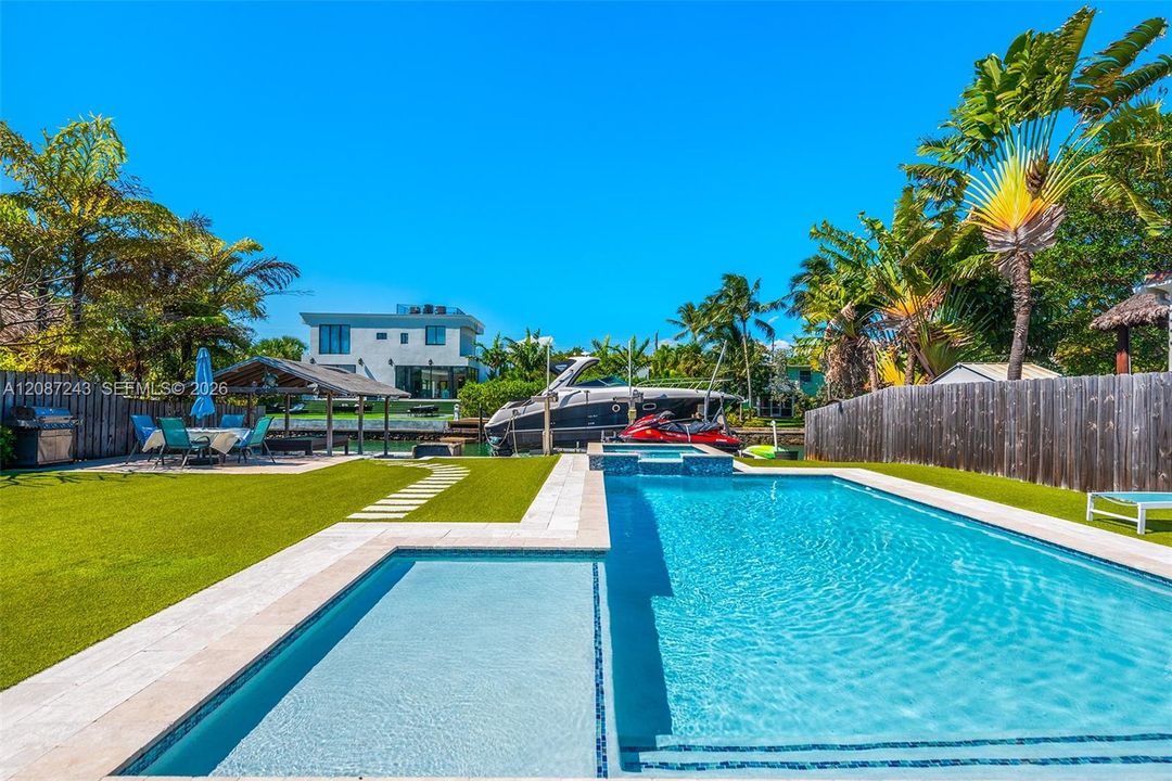 En Venta: $2,799,000 (4 camas, 2 baños, 2127 Pies cuadrados)