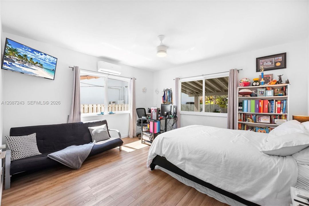 En Venta: $2,799,000 (4 camas, 2 baños, 2127 Pies cuadrados)