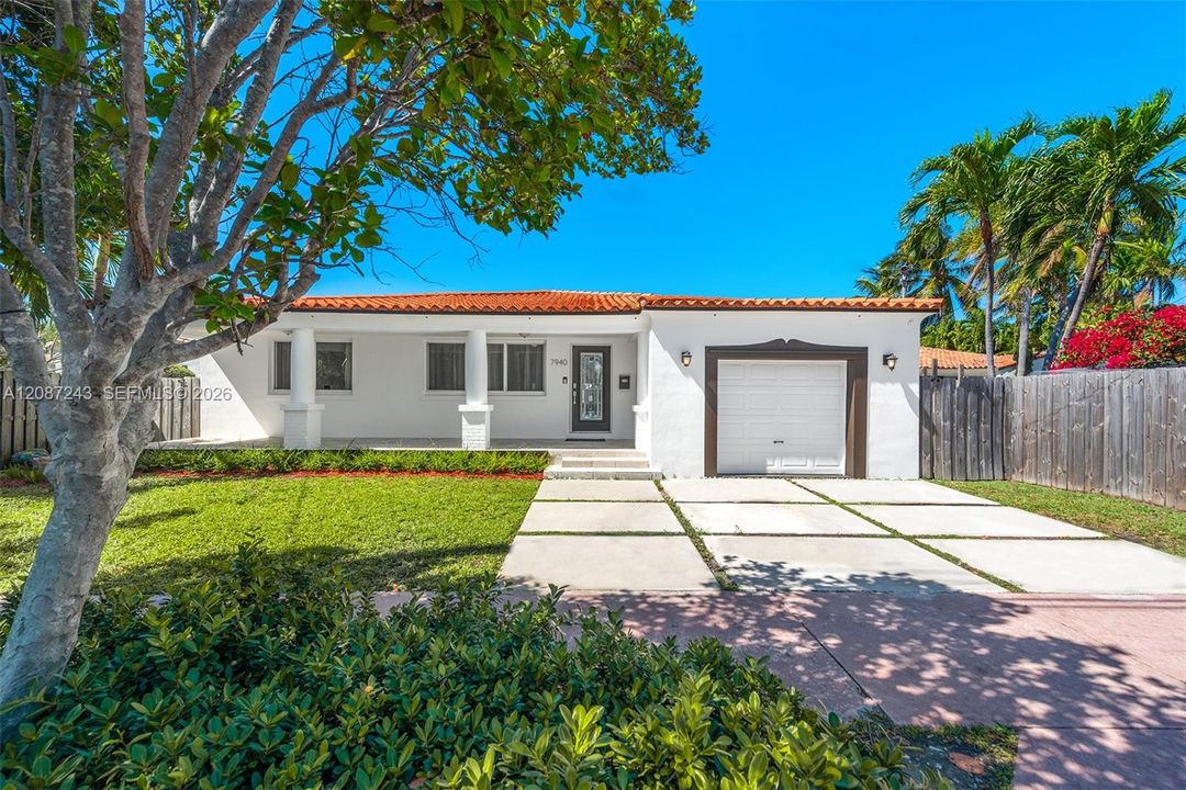 En Venta: $2,799,000 (4 camas, 2 baños, 2127 Pies cuadrados)