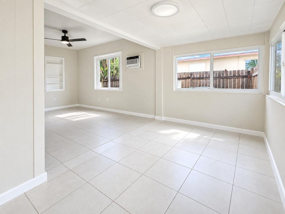 43 SW 11TH Street Unit W (3)