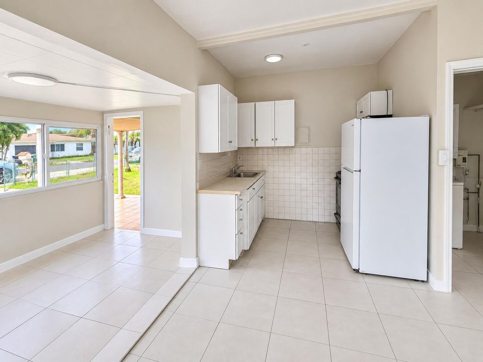 43 SW 11TH Street Unit W (6)