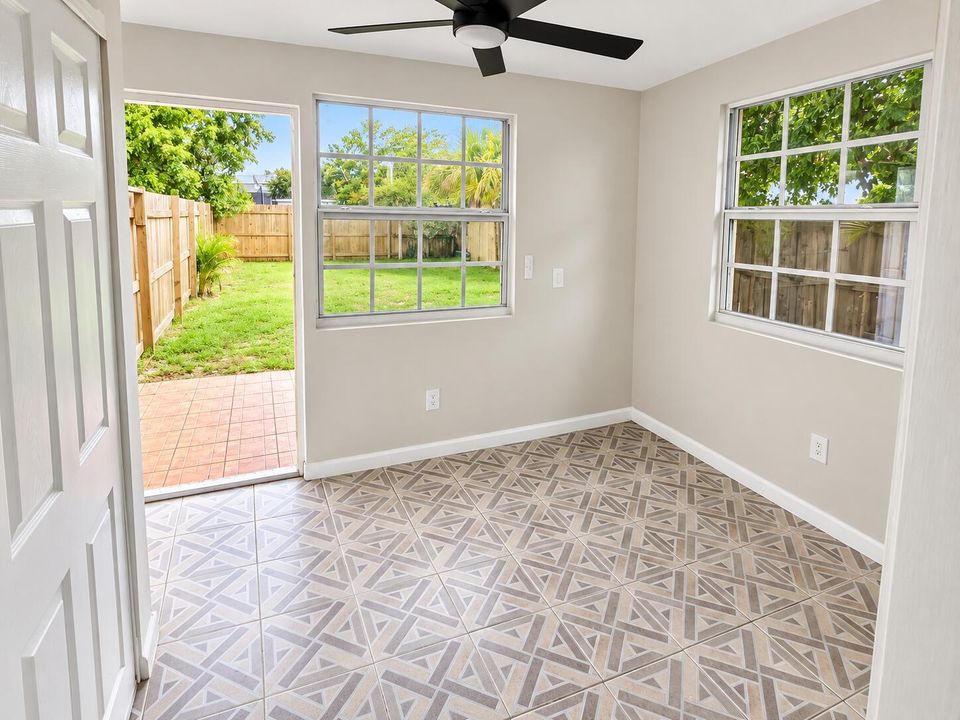 43 SW 11TH Street Unit W (9)