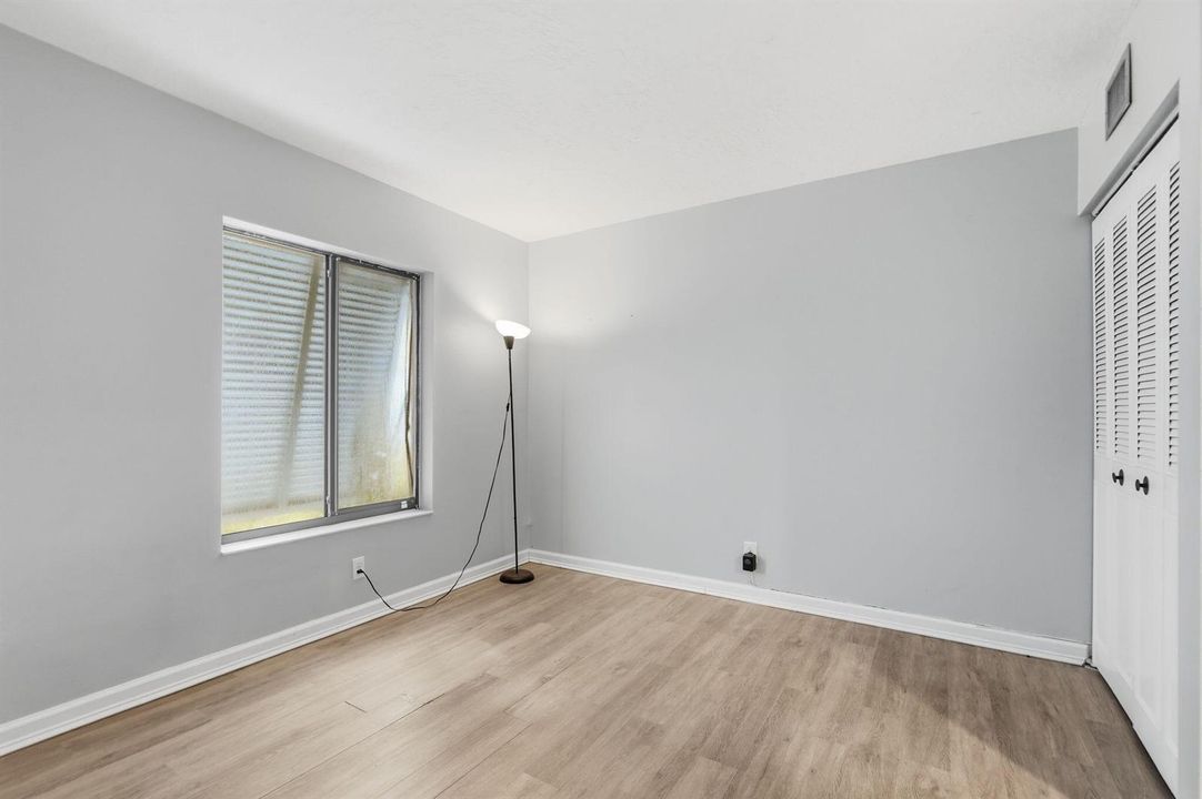12-web-or-mls-1104_Green_Pine_Boulevard_