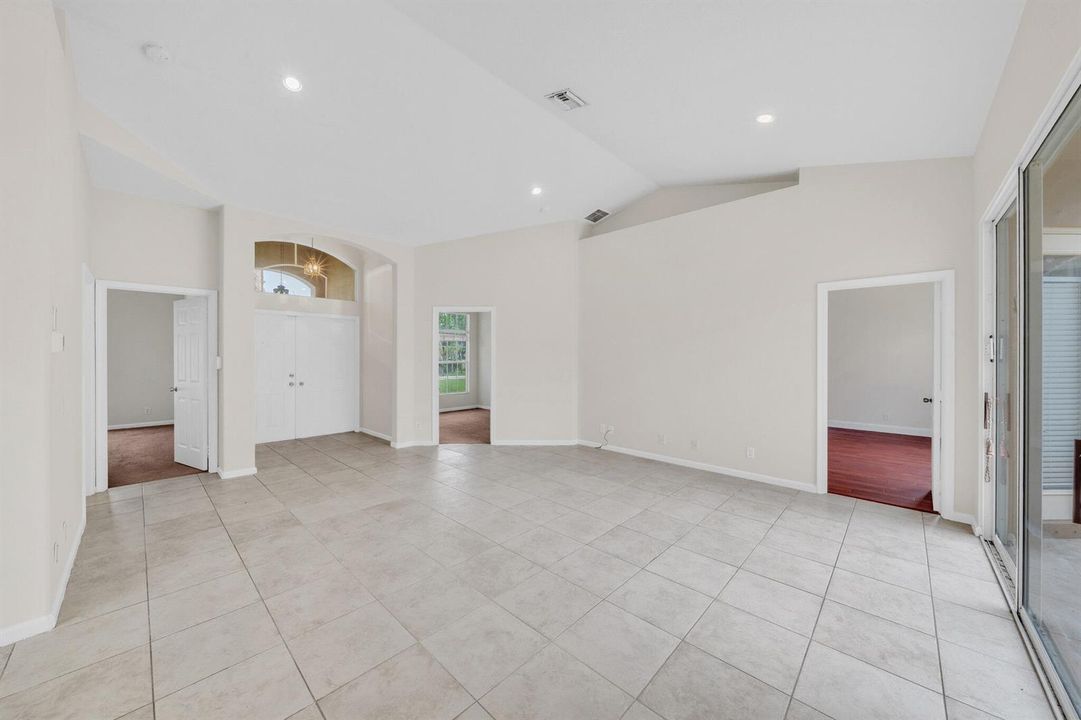 8 Living Area