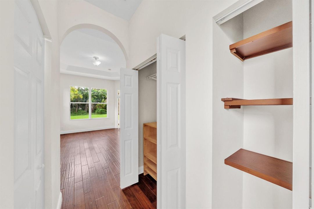 12 Closets