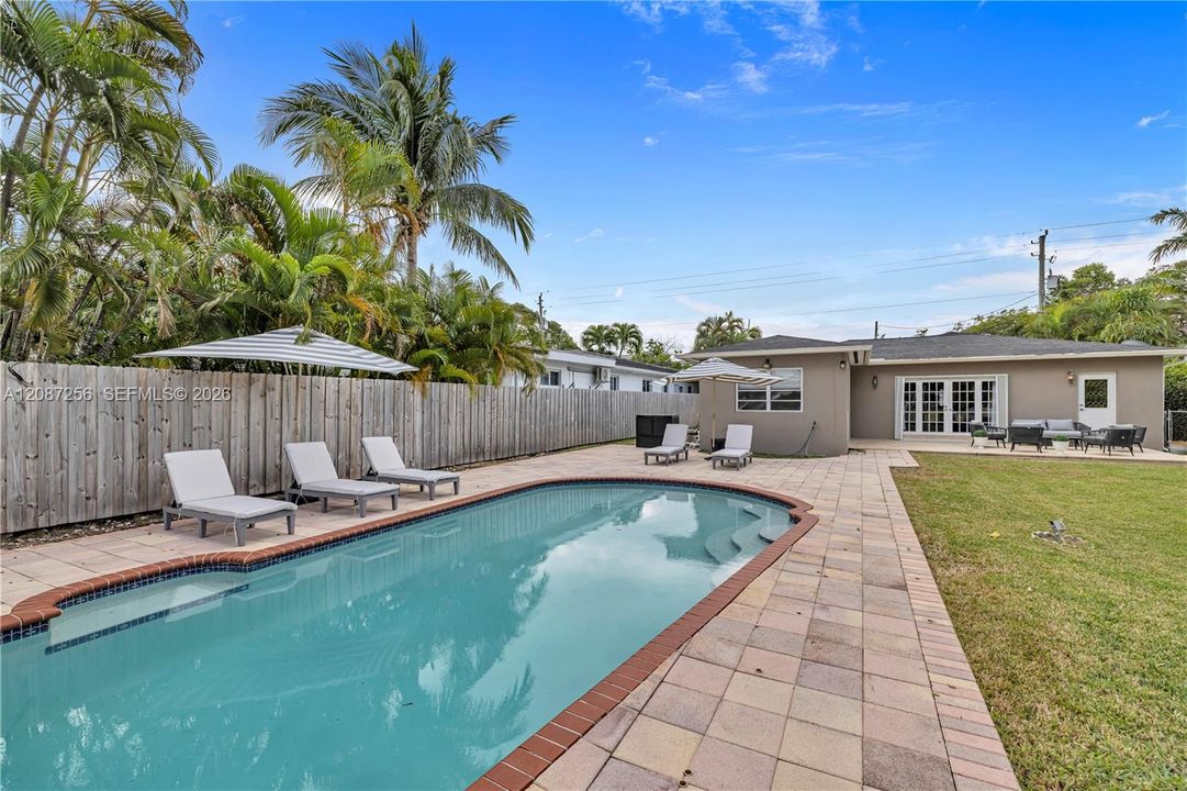 For Rent: $9,600 (4 beds, 2 baths, 1862 Square Feet)