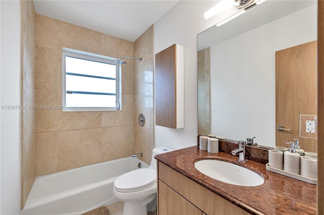 For Rent: $9,600 (4 beds, 2 baths, 1862 Square Feet)