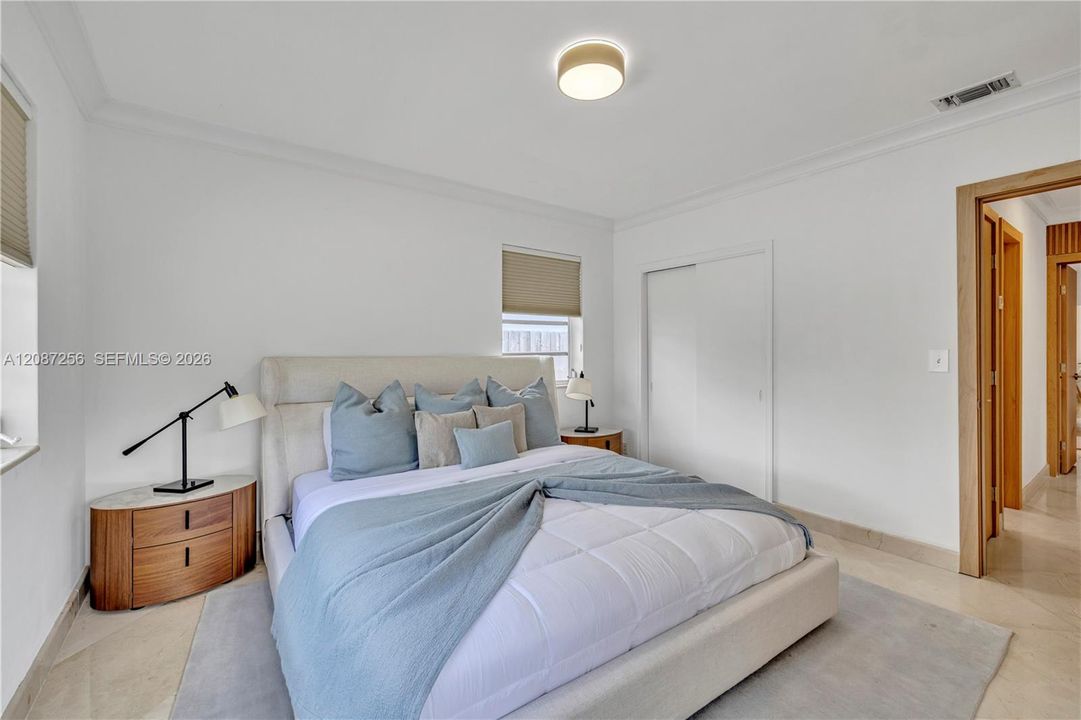 For Rent: $9,600 (4 beds, 2 baths, 1862 Square Feet)