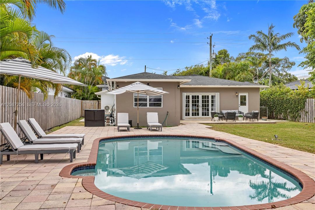 For Rent: $9,600 (4 beds, 2 baths, 1862 Square Feet)