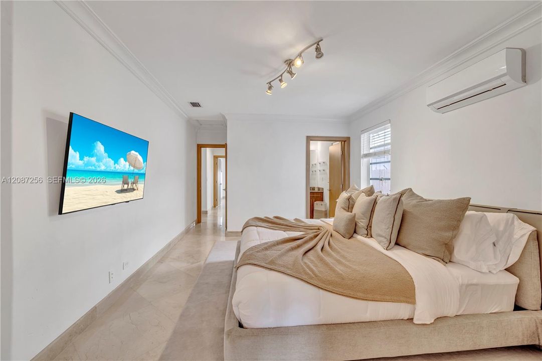 For Rent: $9,600 (4 beds, 2 baths, 1862 Square Feet)