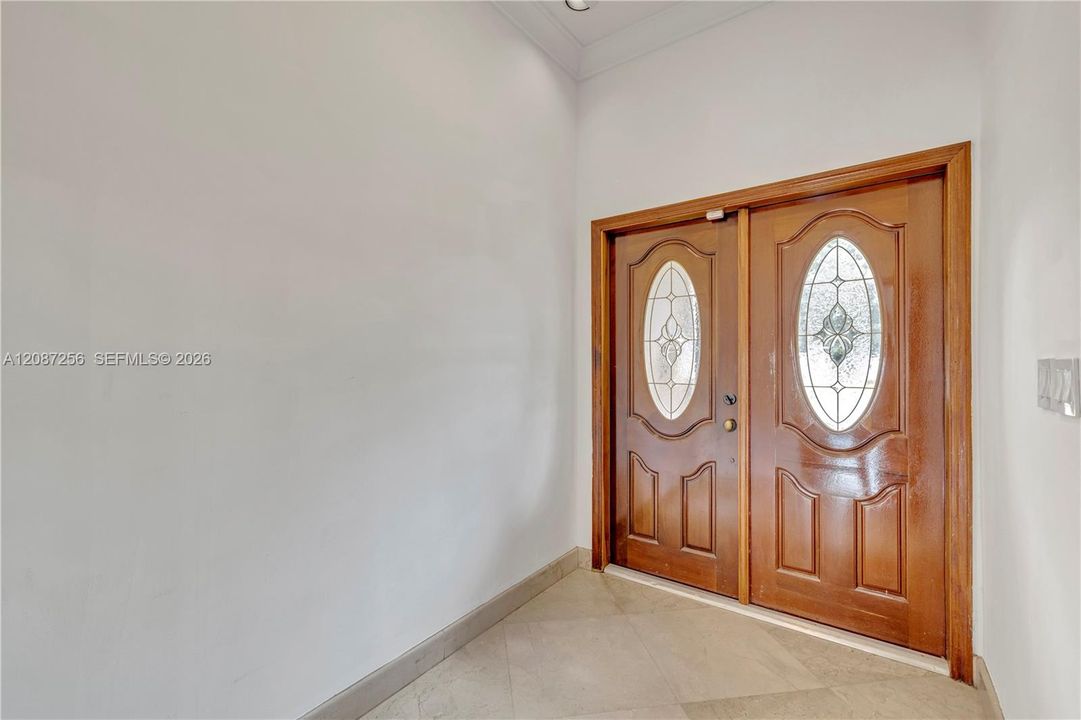 For Rent: $9,600 (4 beds, 2 baths, 1862 Square Feet)