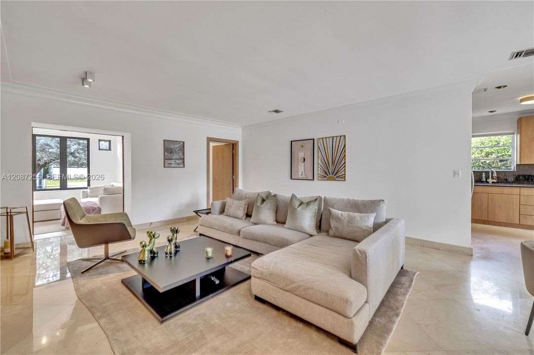 For Rent: $9,600 (4 beds, 2 baths, 1862 Square Feet)