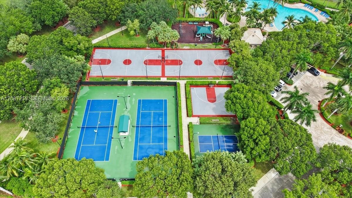 На продажу: $980,000 (4 спален, 2 ванн, 3184 Квадратных фут)