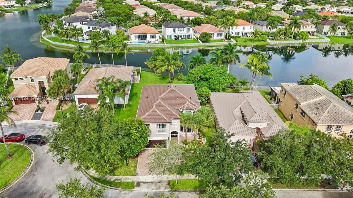 На продажу: $980,000 (4 спален, 2 ванн, 3184 Квадратных фут)