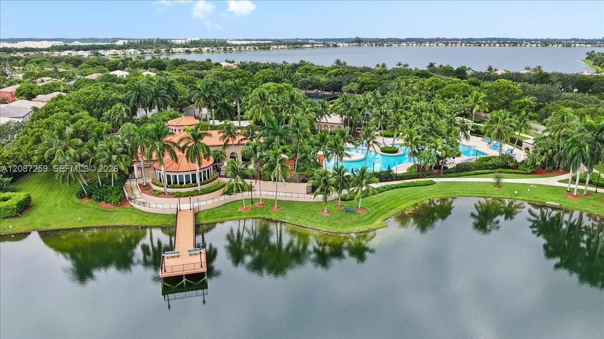 На продажу: $980,000 (4 спален, 2 ванн, 3184 Квадратных фут)