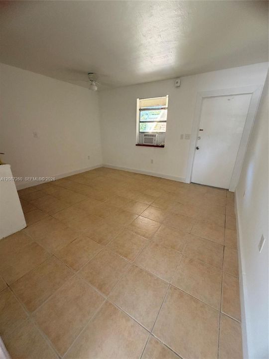 For Rent: $1,600 (1 beds, 1 baths, 650 Square Feet)