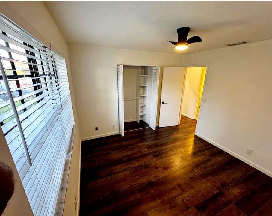 904 nw 50 guest bedroom