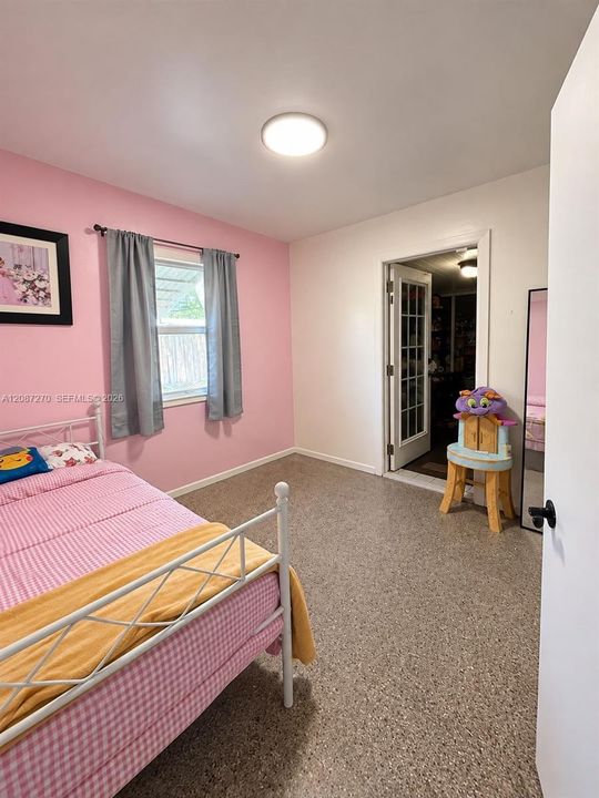 En Venta: $335,000 (2 camas, 1 baños, 640 Pies cuadrados)
