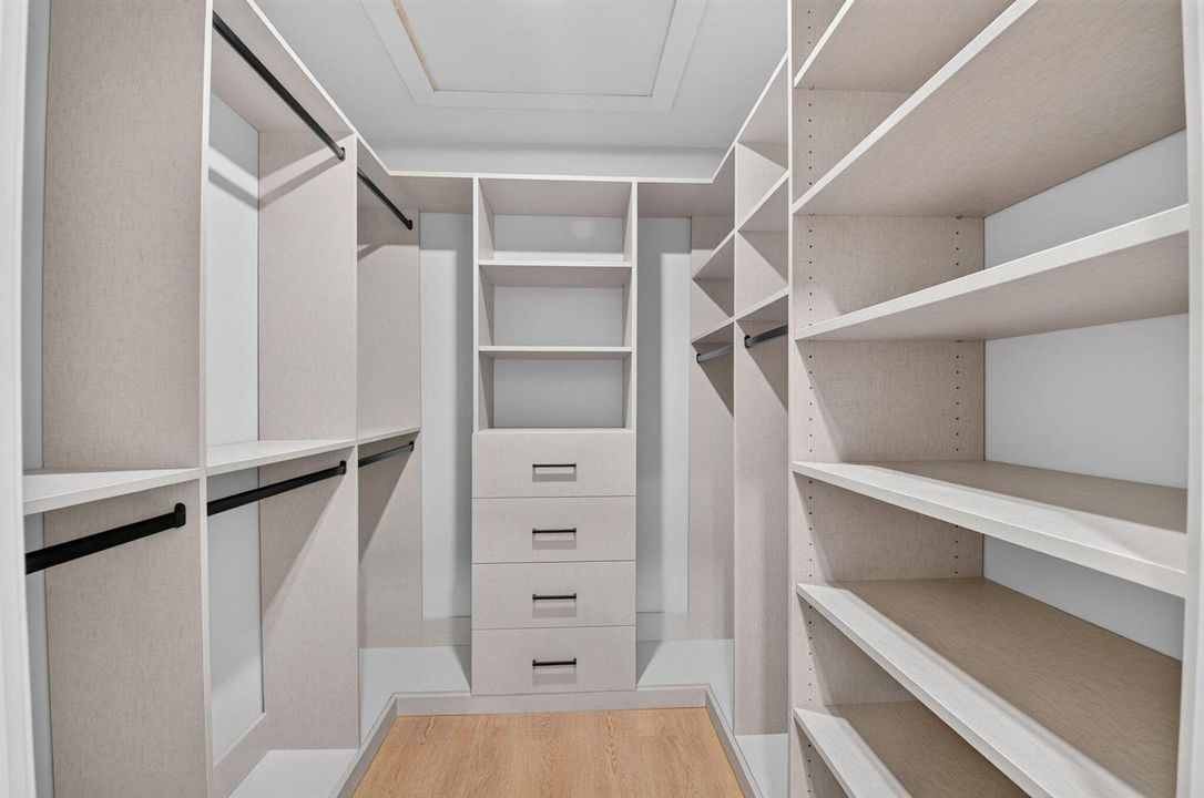 Closet 2