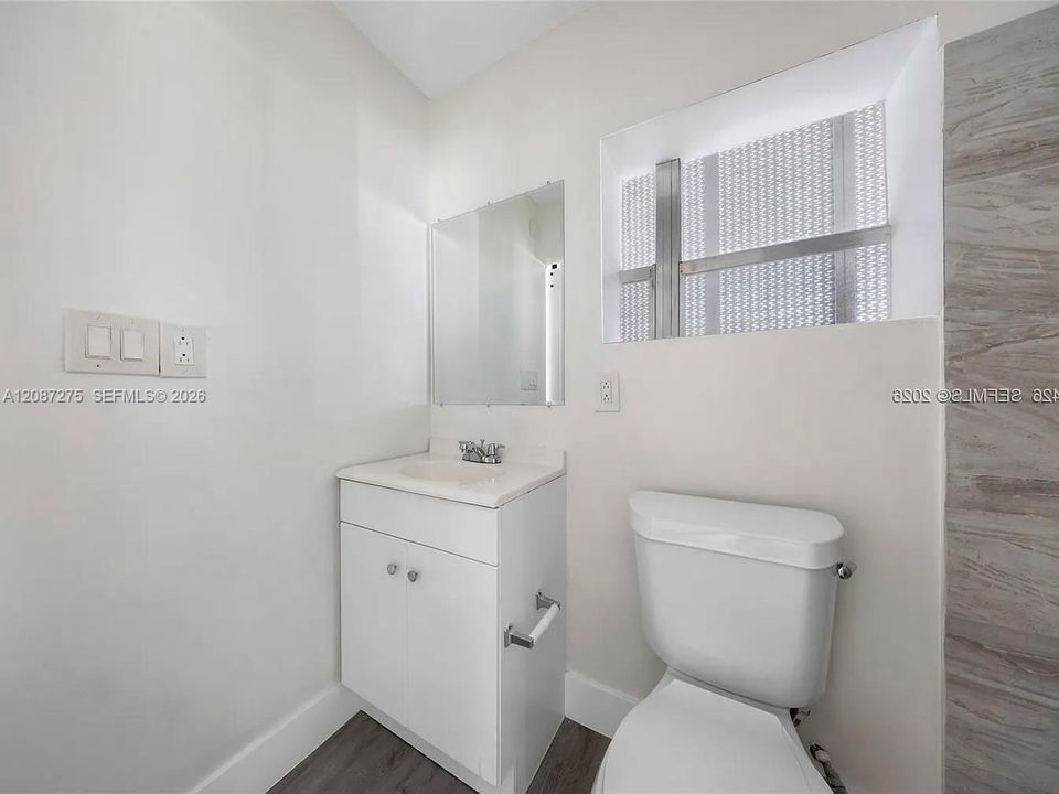 For Rent: $2,250 (3 beds, 2 baths, 1331 Square Feet)