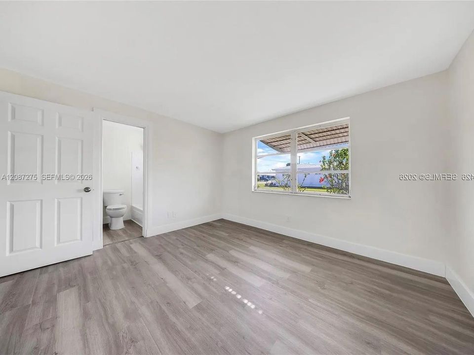 For Rent: $2,250 (3 beds, 2 baths, 1331 Square Feet)