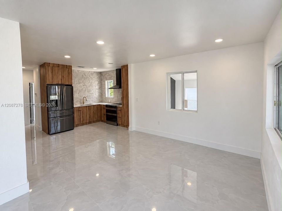 En Venta: $609,000 (3 camas, 3 baños, 1473 Pies cuadrados)